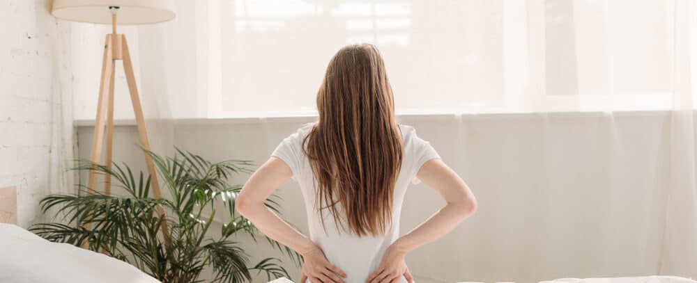 產後背痛：為什麼會發生，以及如何處理