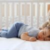 嬰兒需要多少睡眠 – 您需要知道的